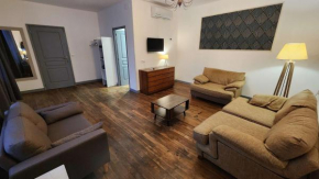 Renovated House with 4 Private Suites